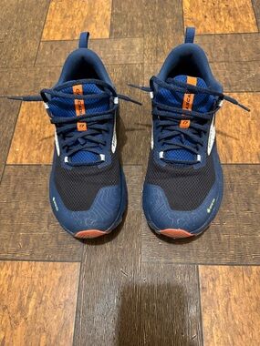 Brooks Cascadia 17 Ghost Max Nike Dunk Jordan AF1 New Balance 2002R Adidas Samba